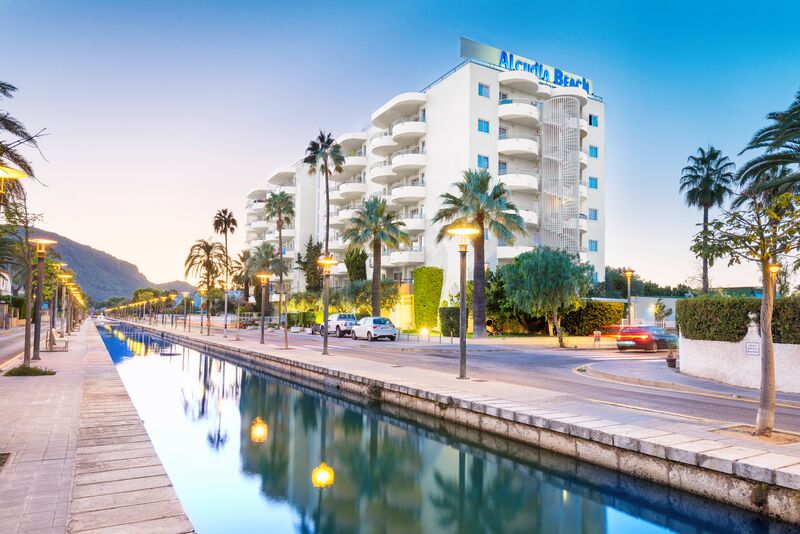 Alcudia Beach Apartments Alcudia, Majorca On The Beach
